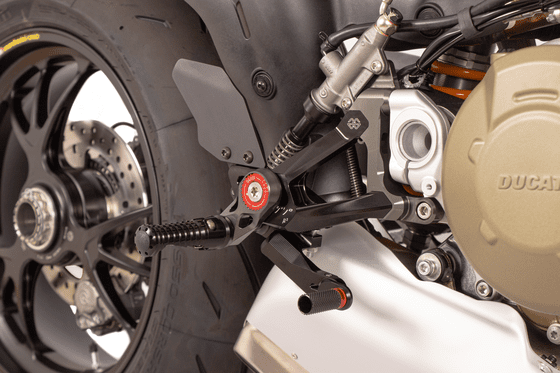 STREETFIGHTER 1100 V4 (2020 - 2022) juodas galinis ratų blokas ducati sfv4 | GILLES TOOLING